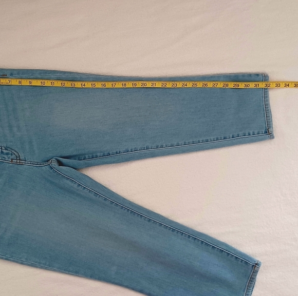TALBOTS Flawless Straight Crop Blue Jeans Capri, size 8P - Picture 9 of 14